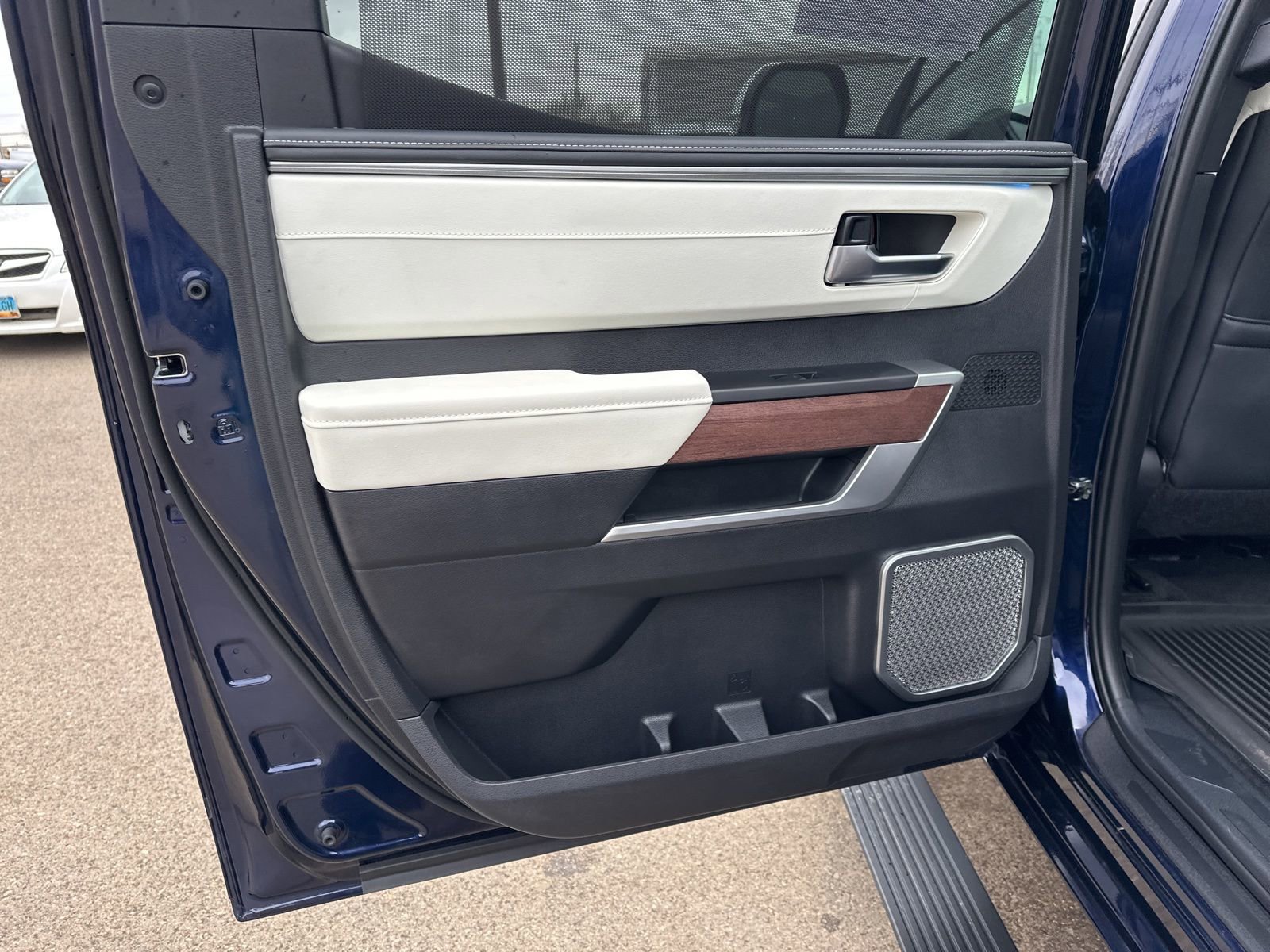 Used 2022 Toyota Tundra Capstone AWD/4WD image 28