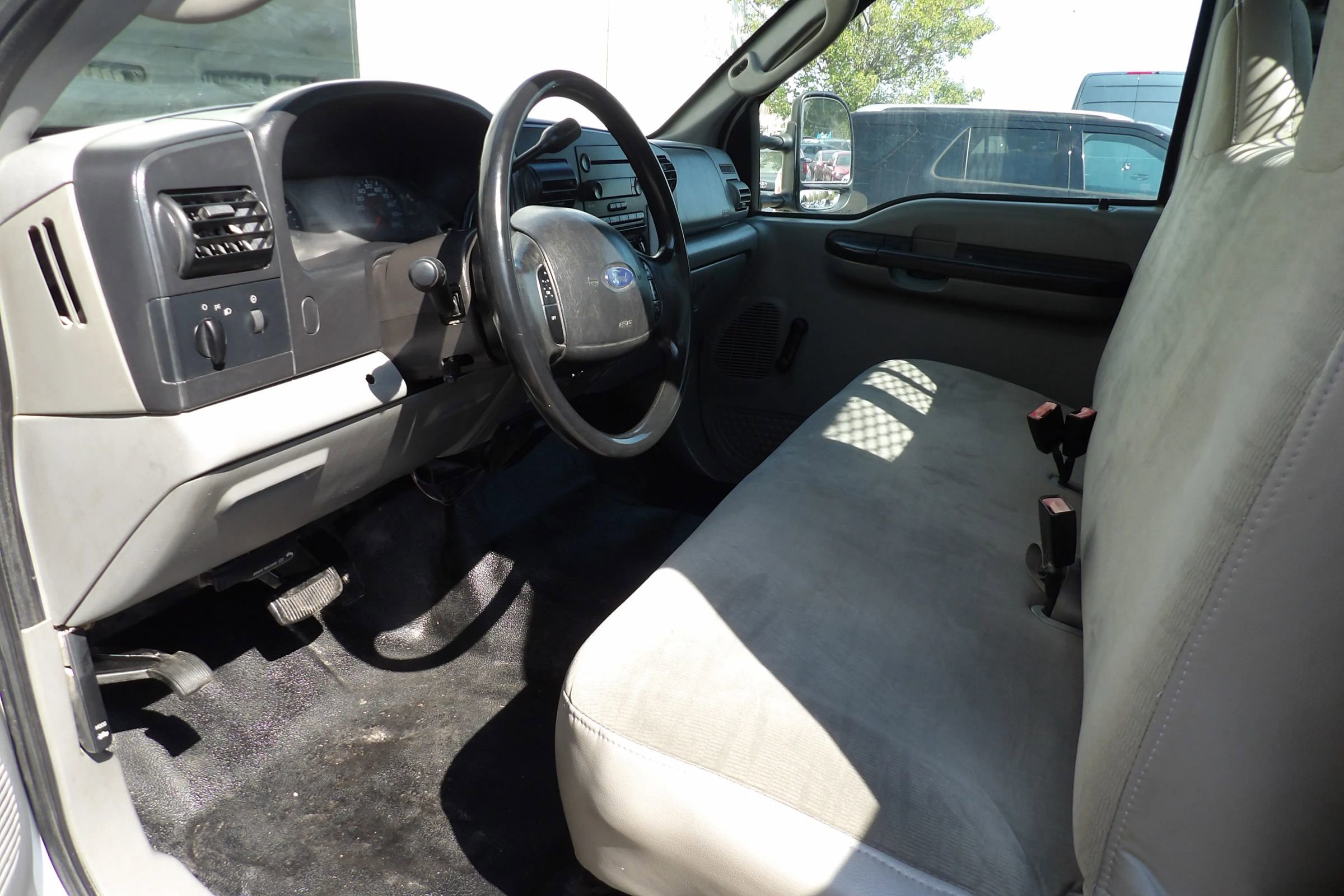 Used 2007 Ford F550 2WD Regular Cab Super Duty image 37