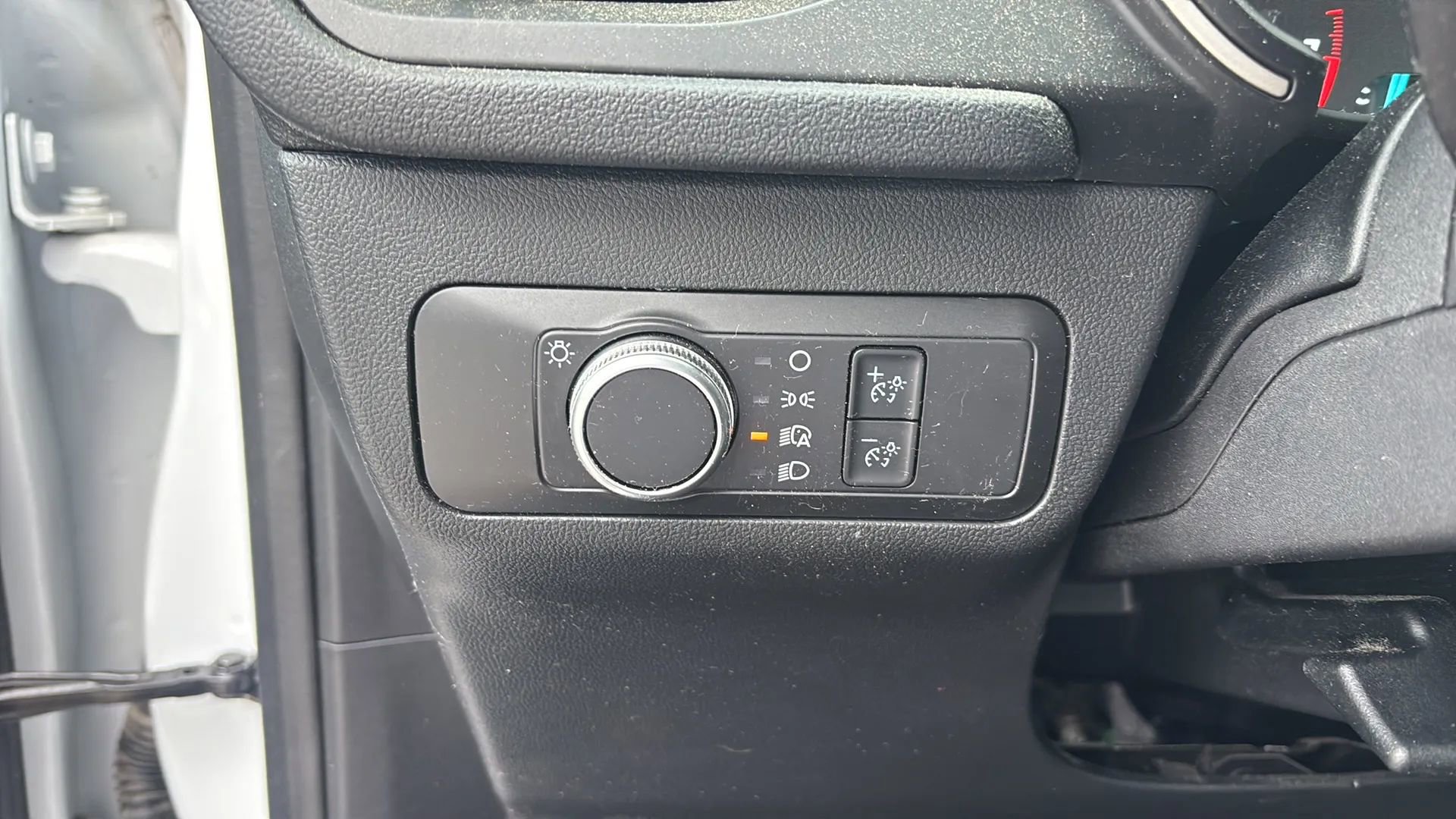 Used 2021 Ford Escape SE FWD image 19