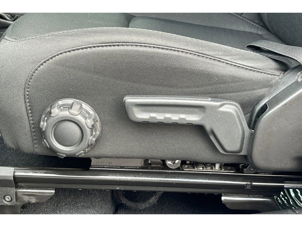 Used 2019 Jeep Wrangler Sport image 13