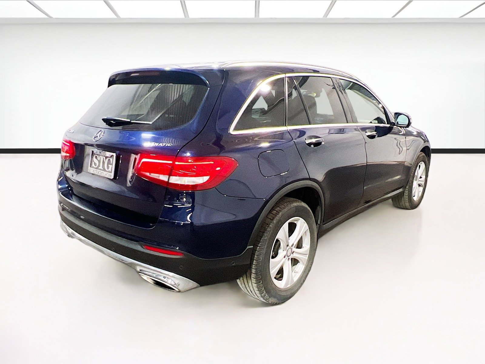 Used 2017 Mercedes-Benz GLC 300 4MATIC image 4