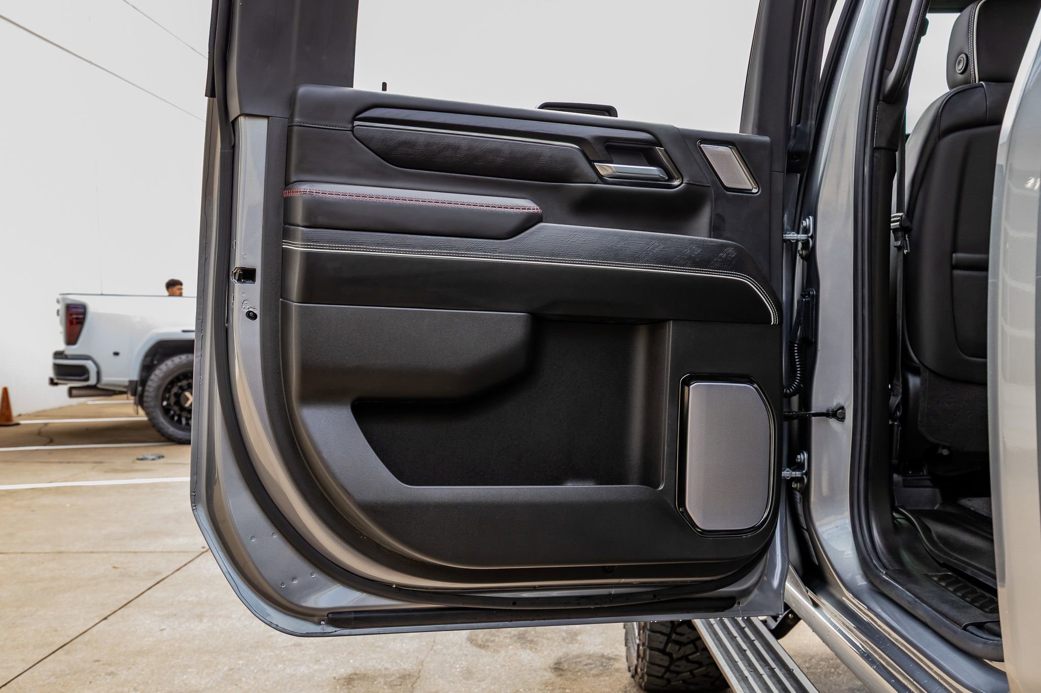 Used 2026 GMC Sierra 2500 AT4X image 38