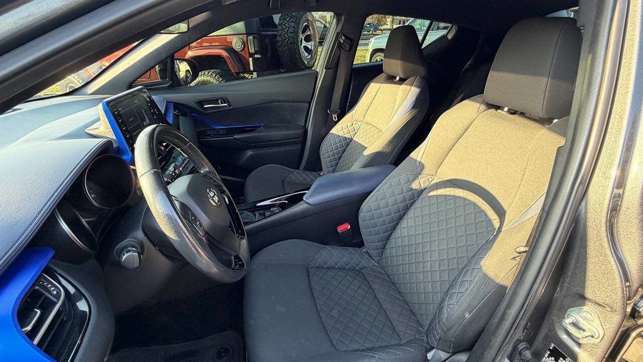 Used 2020 Toyota C-HR XLE image 10