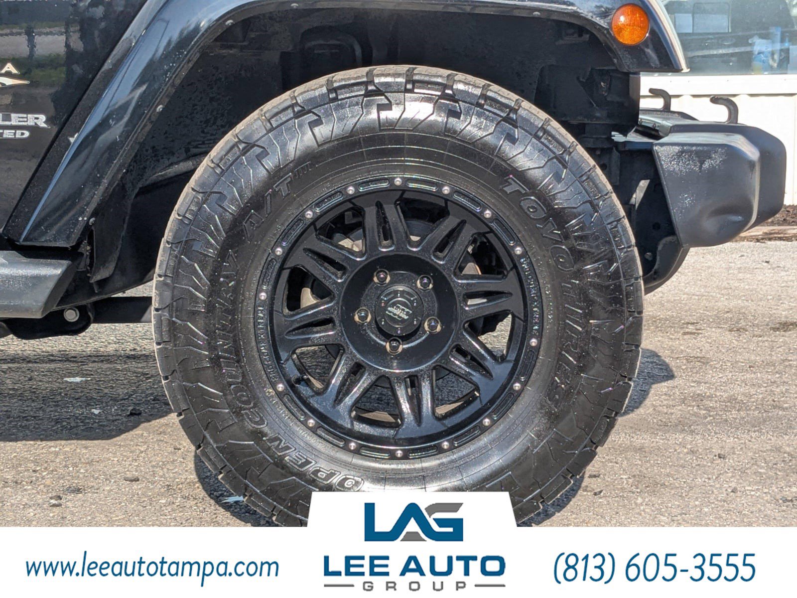 Used 2015 Jeep Wrangler Unlimited Sahara w/ Connectivity Group image 9