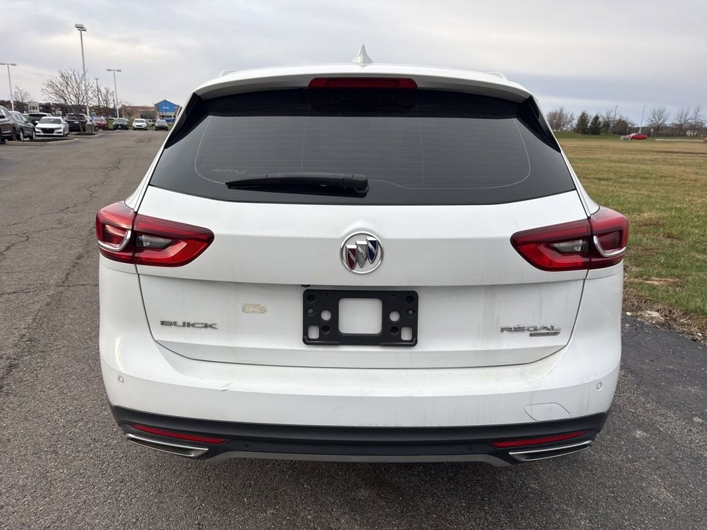 Used 2018 Buick Regal Essence w/ Driver Confidence Package #1 image 9