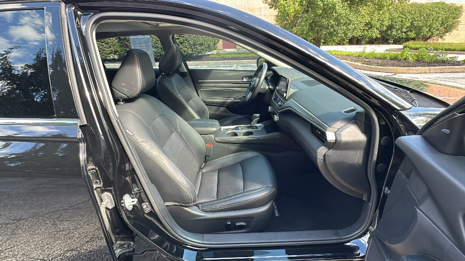 Certified 2019 Nissan Altima 2.5 Platinum FWD image 25