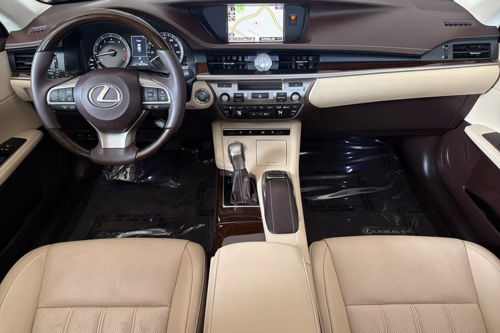 Used 2017 Lexus ES 350 w/ Luxury Package FWD image 3
