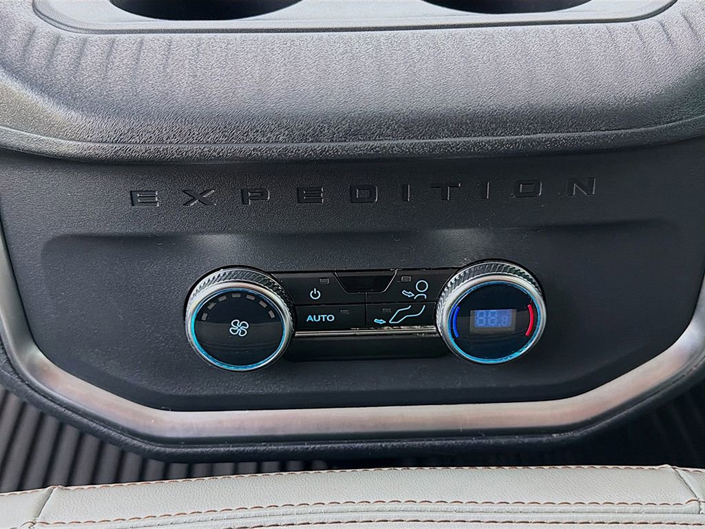 Used 2025 Ford Expedition Active image 27