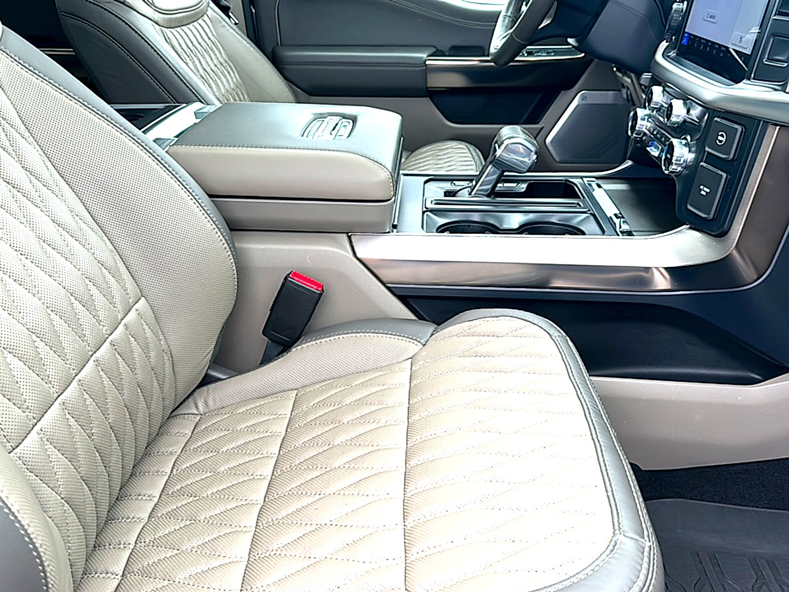 Used 2024 Ford F150 Platinum w/ Equipment Group 703A Plus image 24