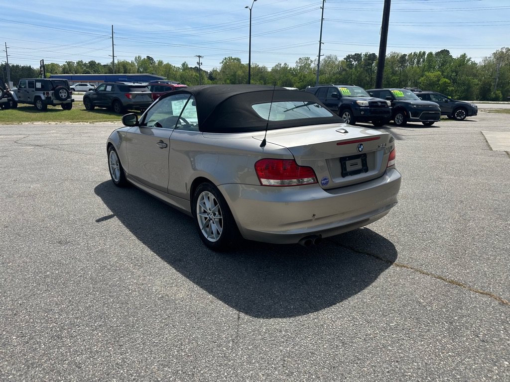 Used 2011 BMW 128i Convertible RWD image 3