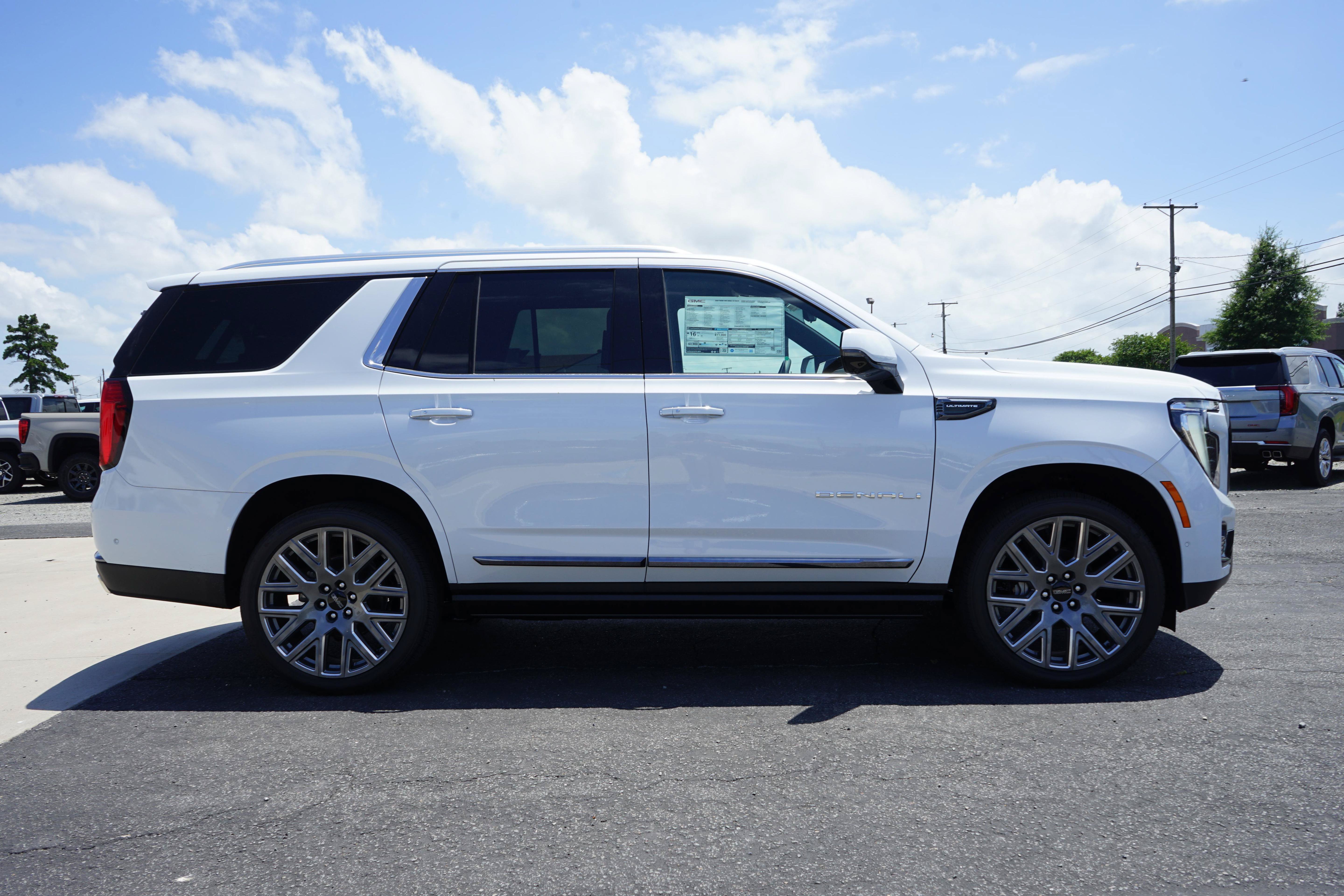 New 2026 GMC Yukon Denali Ultimate AWD/4WD image 6
