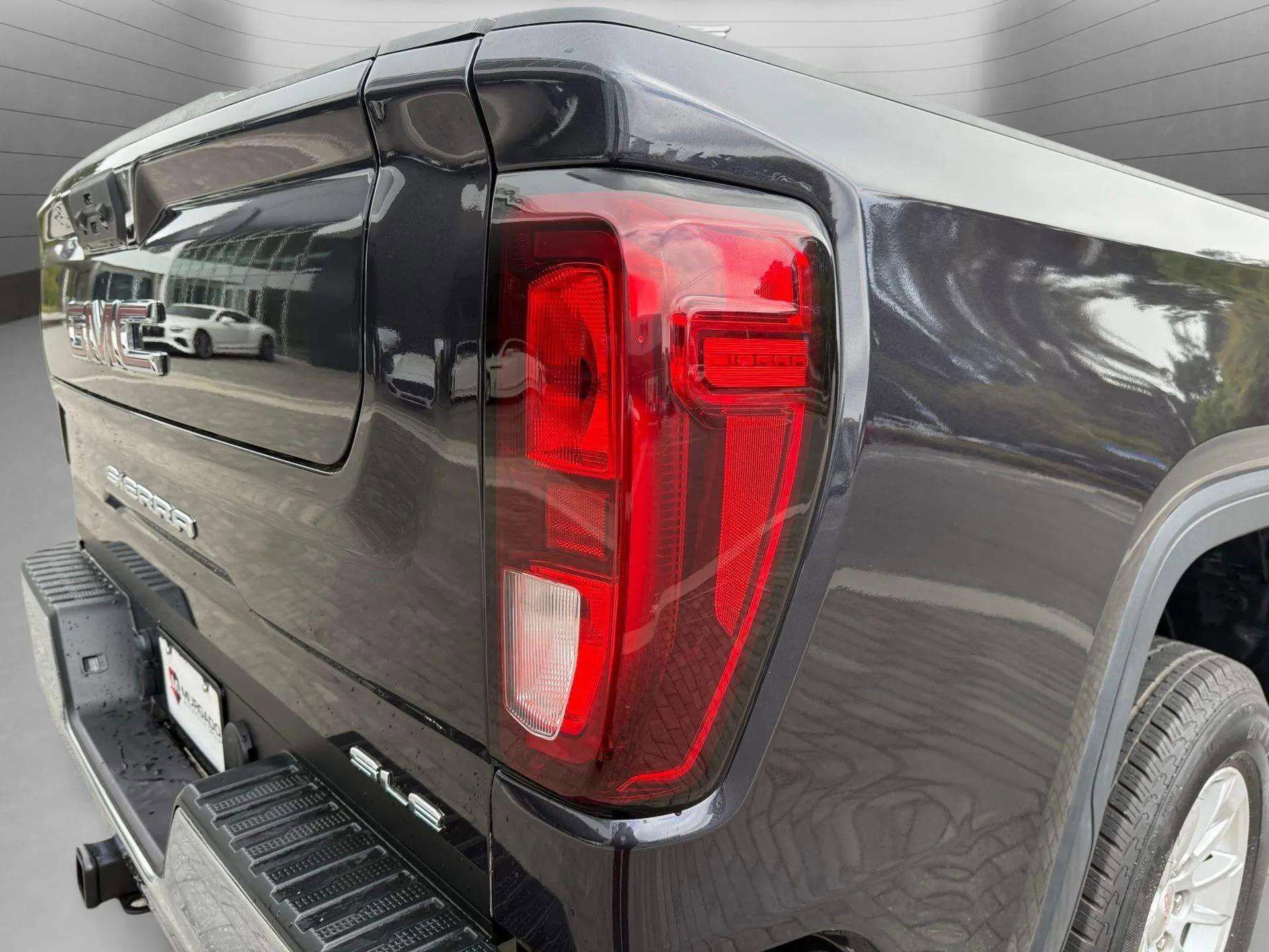 Used 2022 GMC Sierra 1500 SLE image 13