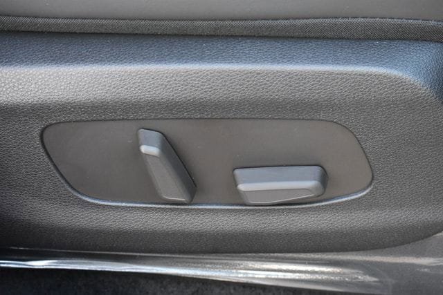 New 2026 Kia Carnival EX FWD image 13