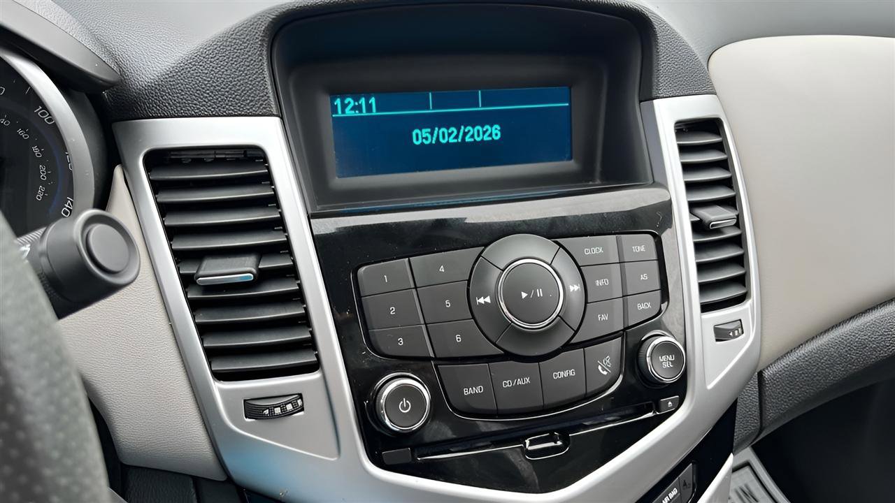 Used 2015 Chevrolet Cruze LS FWD image 33