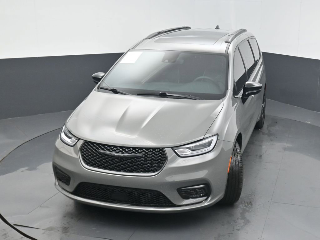 Used 2023 Chrysler Pacifica Limited w/ S Appearance Package AWD/4WD image 43
