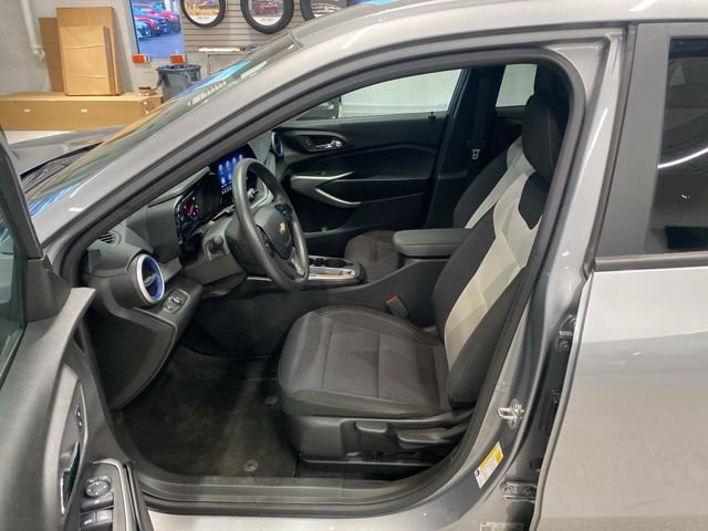 Used 2024 Chevrolet Trax LS w/ Driver Confidence Package FWD image 18