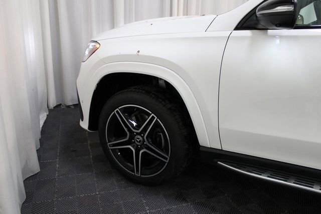 New 2026 Mercedes-Benz GLS 450 4MATIC image 9