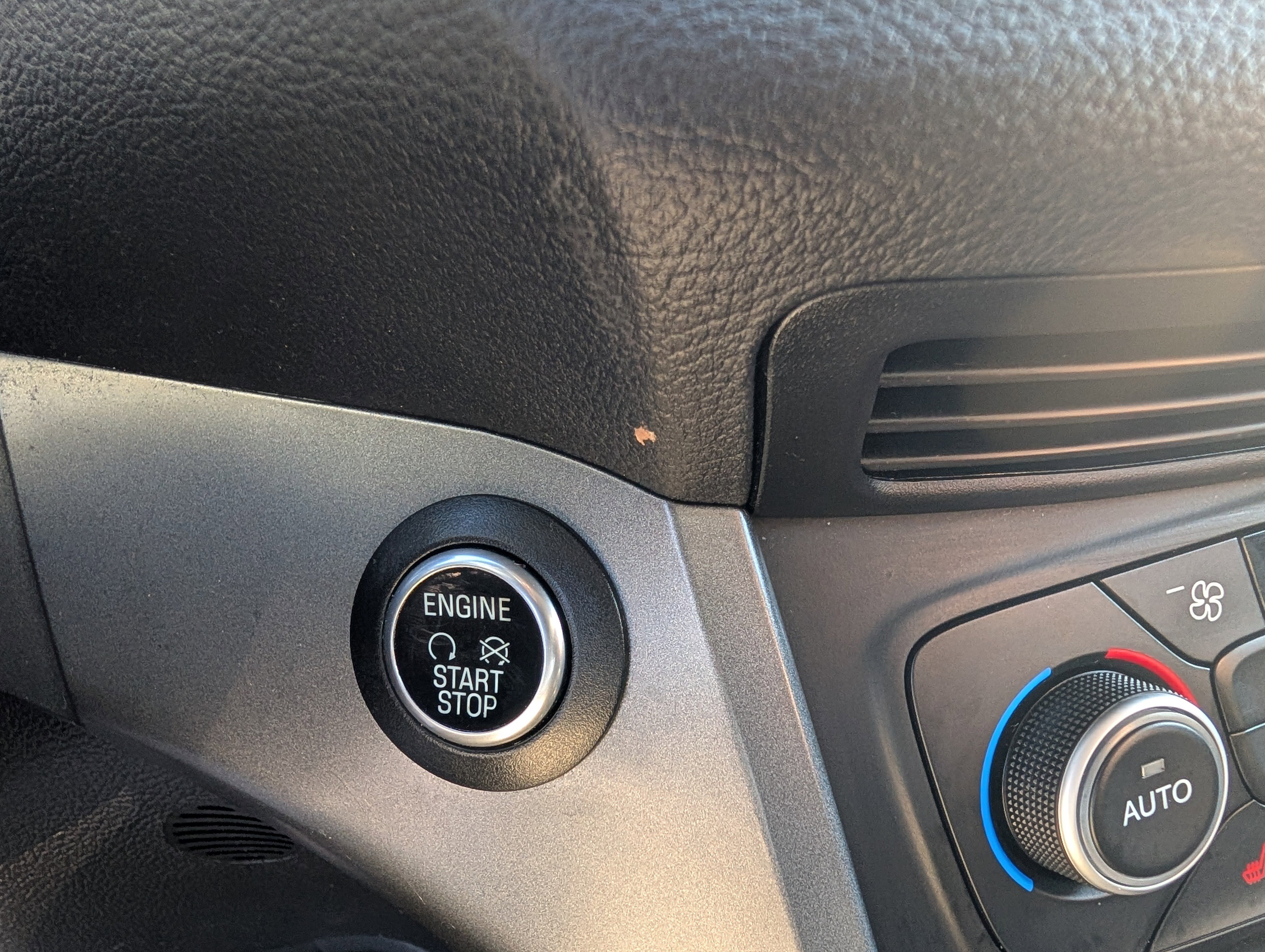 Used 2019 Ford Escape SE image 22