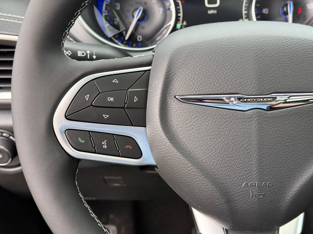 New 2026 Chrysler Pacifica Limited image 15