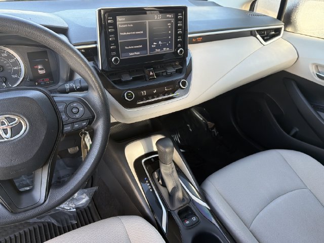 Used 2020 Toyota Corolla LE FWD image 29