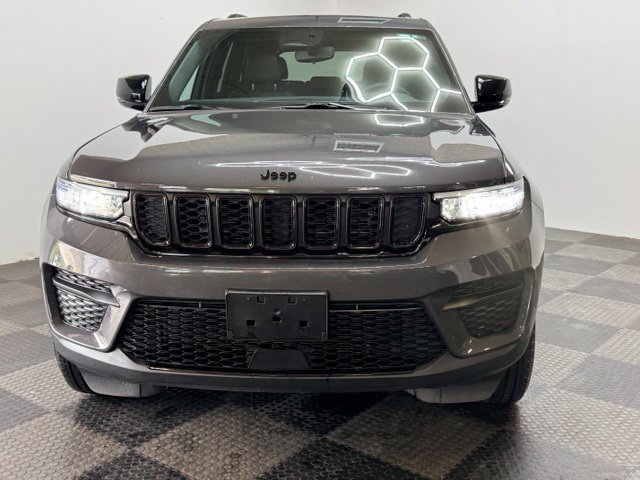 Certified 2024 Jeep Grand Cherokee Altitude AWD/4WD image 4