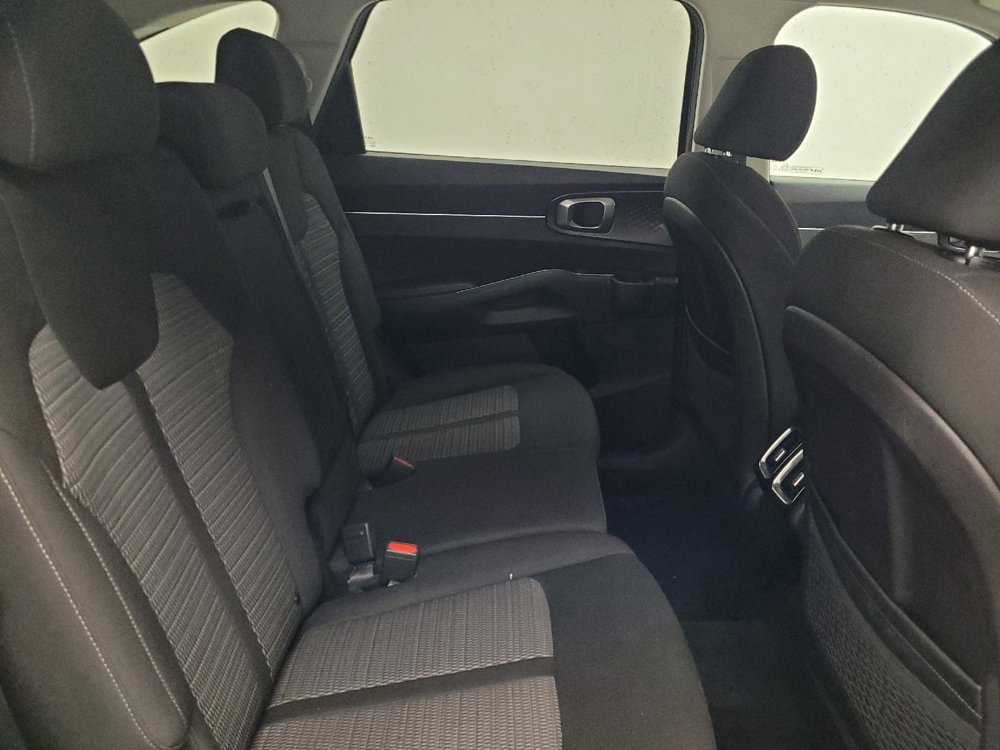 Used 2022 Kia Sorento LX FWD image 19