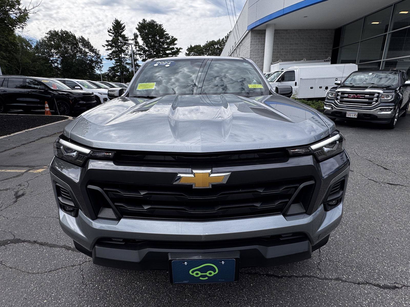 Certified 2024 Chevrolet Colorado LT w/ LT Convenience Package III AWD/4WD image 2