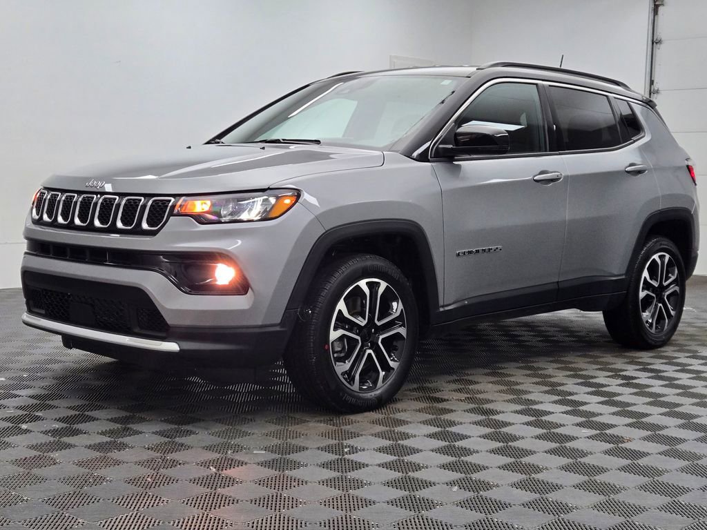 Used 2024 Jeep Compass Limited image 16