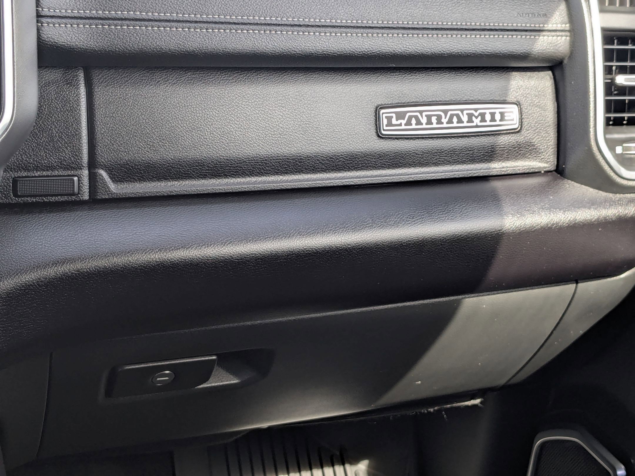 Used 2025 RAM 2500 Laramie w/ Night Edition image 32