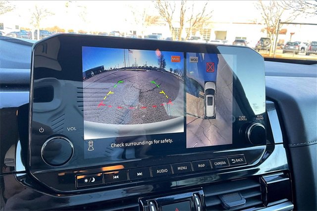 Certified 2025 Nissan Pathfinder SL image 19