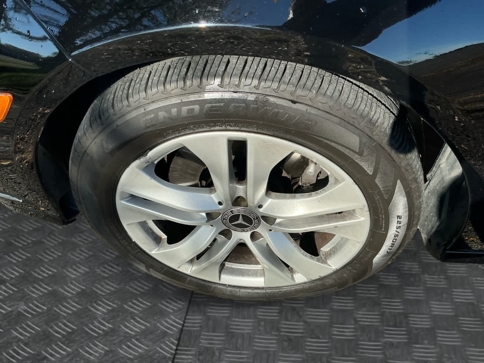 Used 2010 Mercedes-Benz E 350 4MATIC Sedan image 14