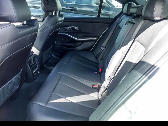 Used 2020 BMW 330i xDrive Sedan w/ Premium Package AWD/4WD image 8
