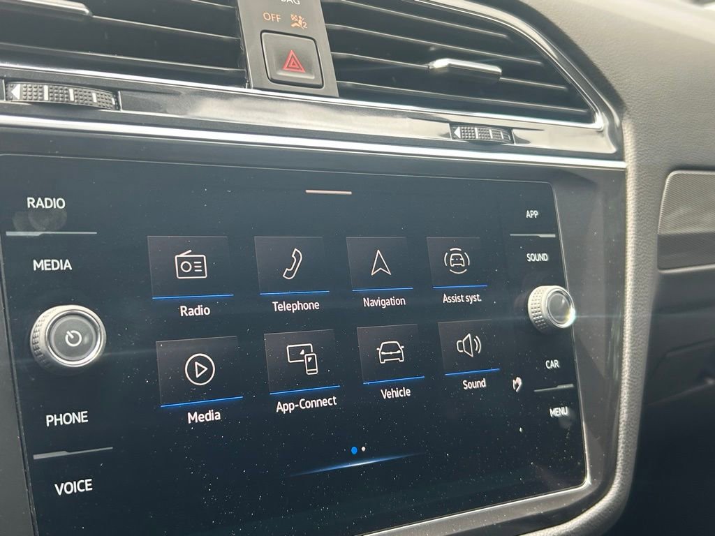 Certified 2022 Volkswagen Tiguan SE R-Line image 16