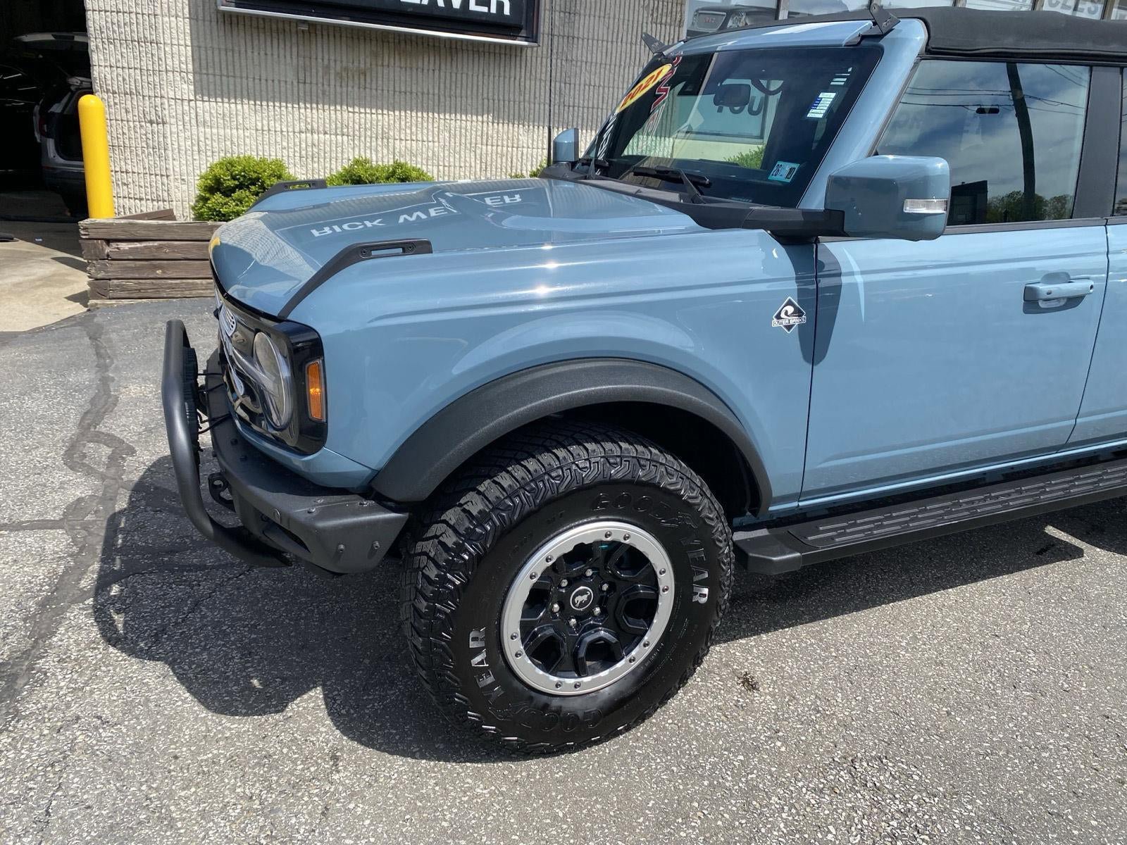 Used 2021 Ford Bronco Outer Banks w/ Sasquatch Package AWD/4WD image 2