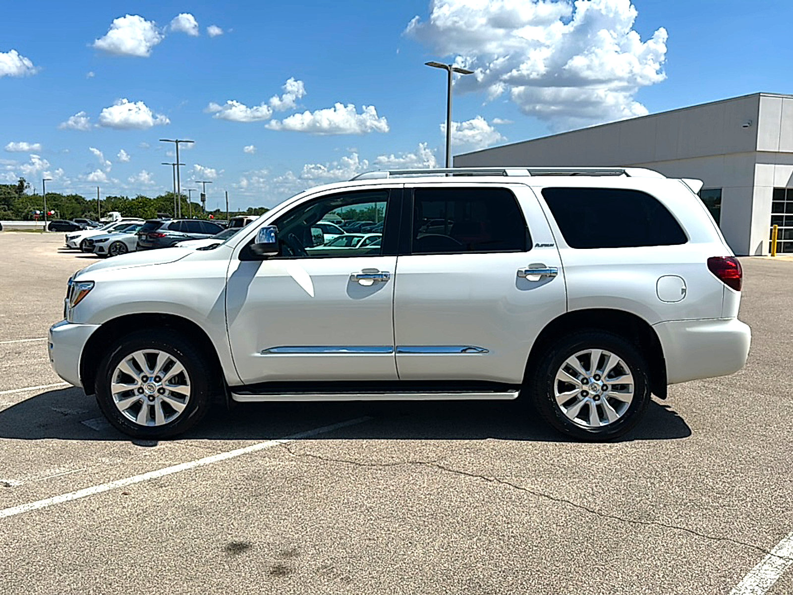 Used 2020 Toyota Sequoia Platinum RWD image 5