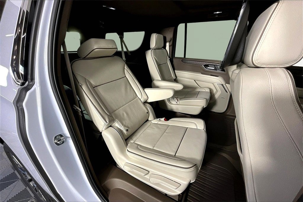 New 2026 GMC Yukon XL Denali w/ Denali Reserve Package image 11