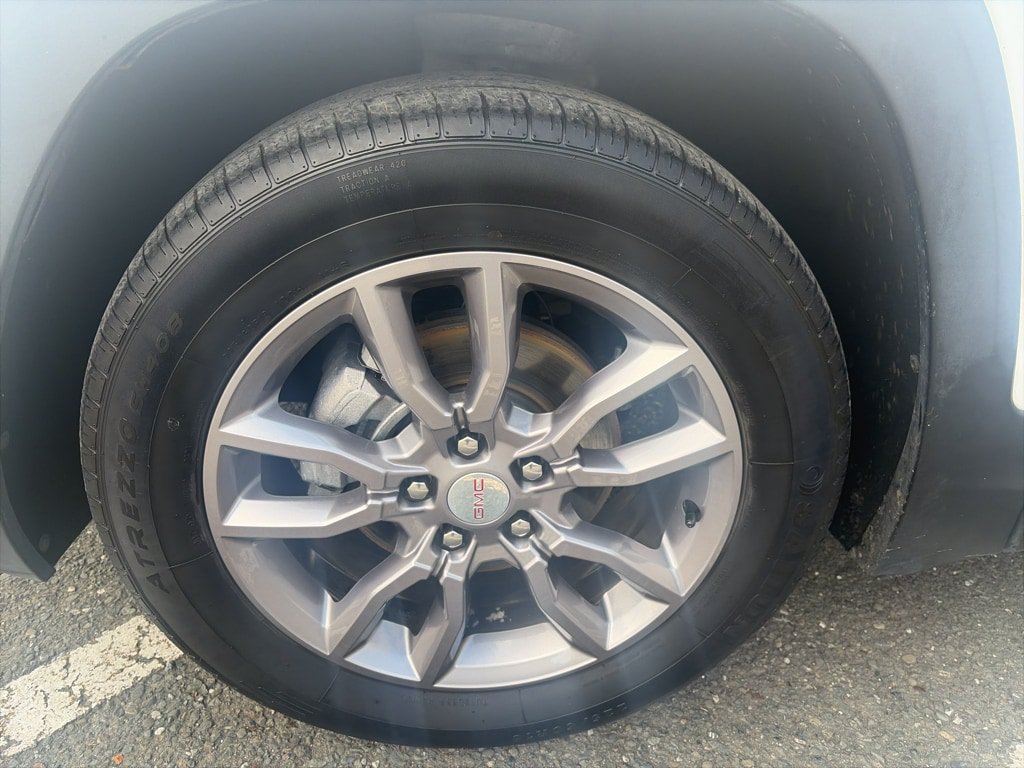 Used 2023 GMC Terrain SLT AWD/4WD image 2