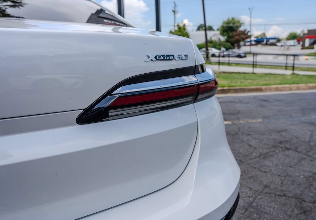 Used 2023 BMW i7 xDrive60 AWD/4WD image 31