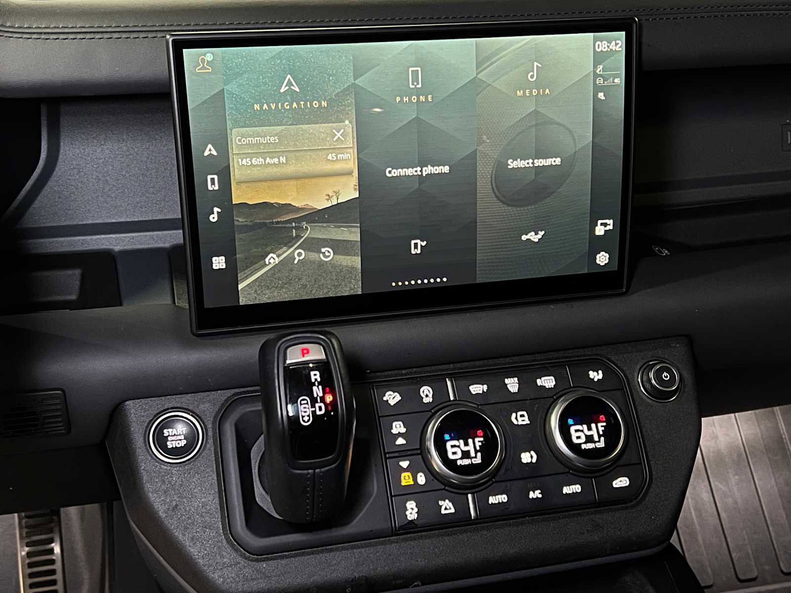 Used 2024 Land Rover Defender 130 X image 32