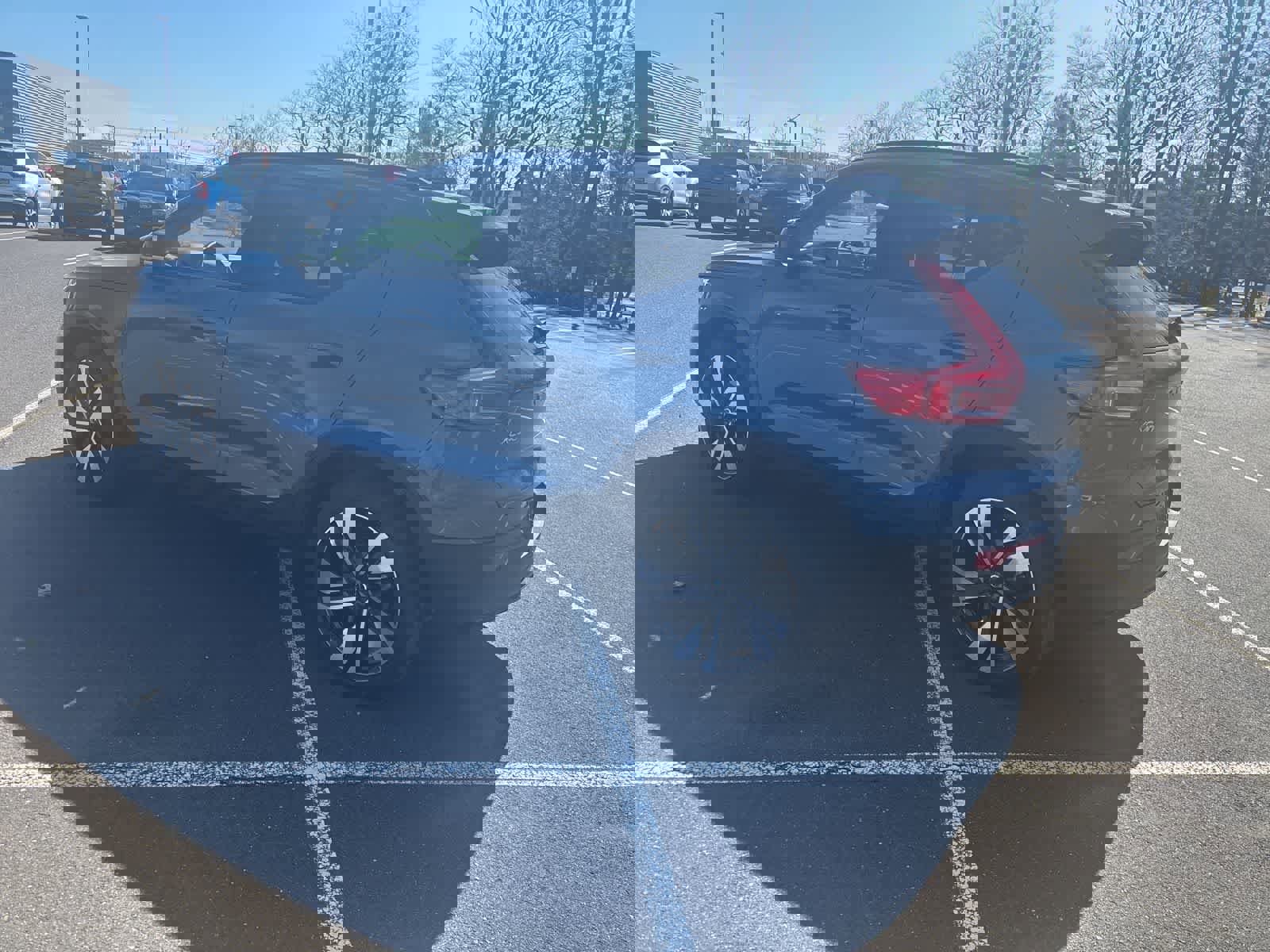 Used 2025 Volvo XC40 B5 Ultra w/ Climate Package image 22