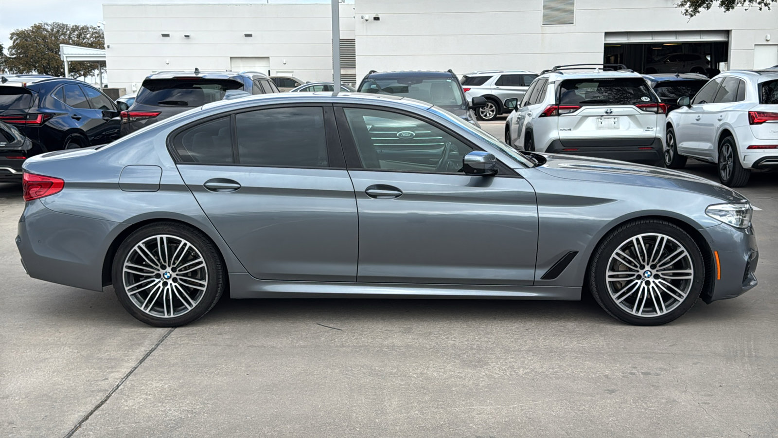 Used 2019 BMW 540i w/ M Sport Package image 8