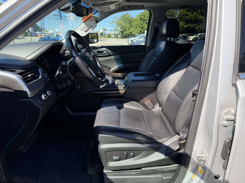 Used 2018 Chevrolet Suburban LT AWD/4WD image 16