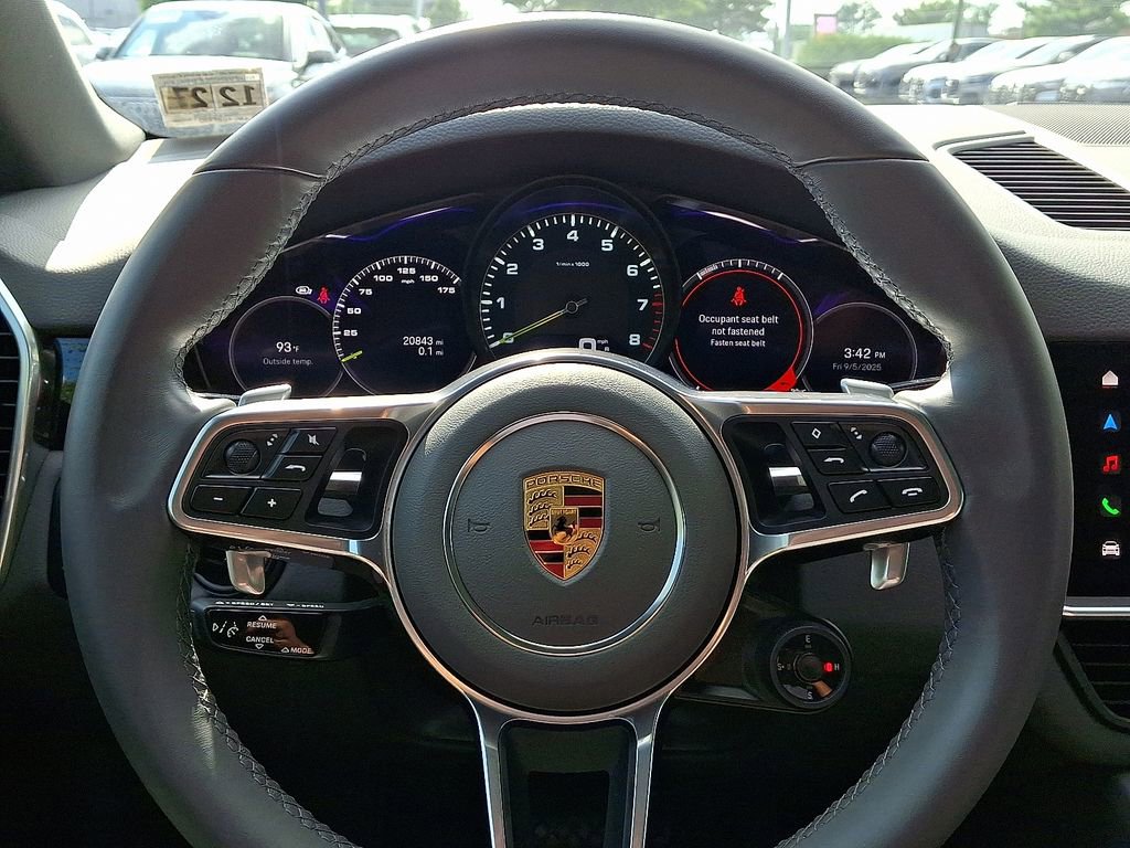 Used 2023 Porsche Cayenne Platinum Edition image 24