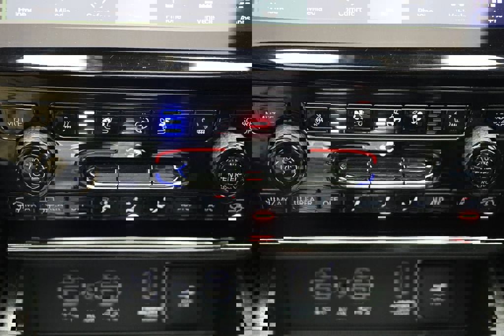 Used 2023 Jeep Grand Cherokee 30th Anniversary image 24