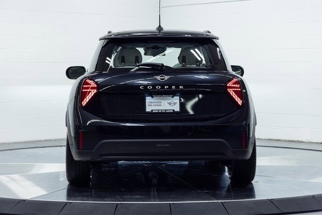 Certified 2025 MINI Cooper 2-Door Hardtop image 7