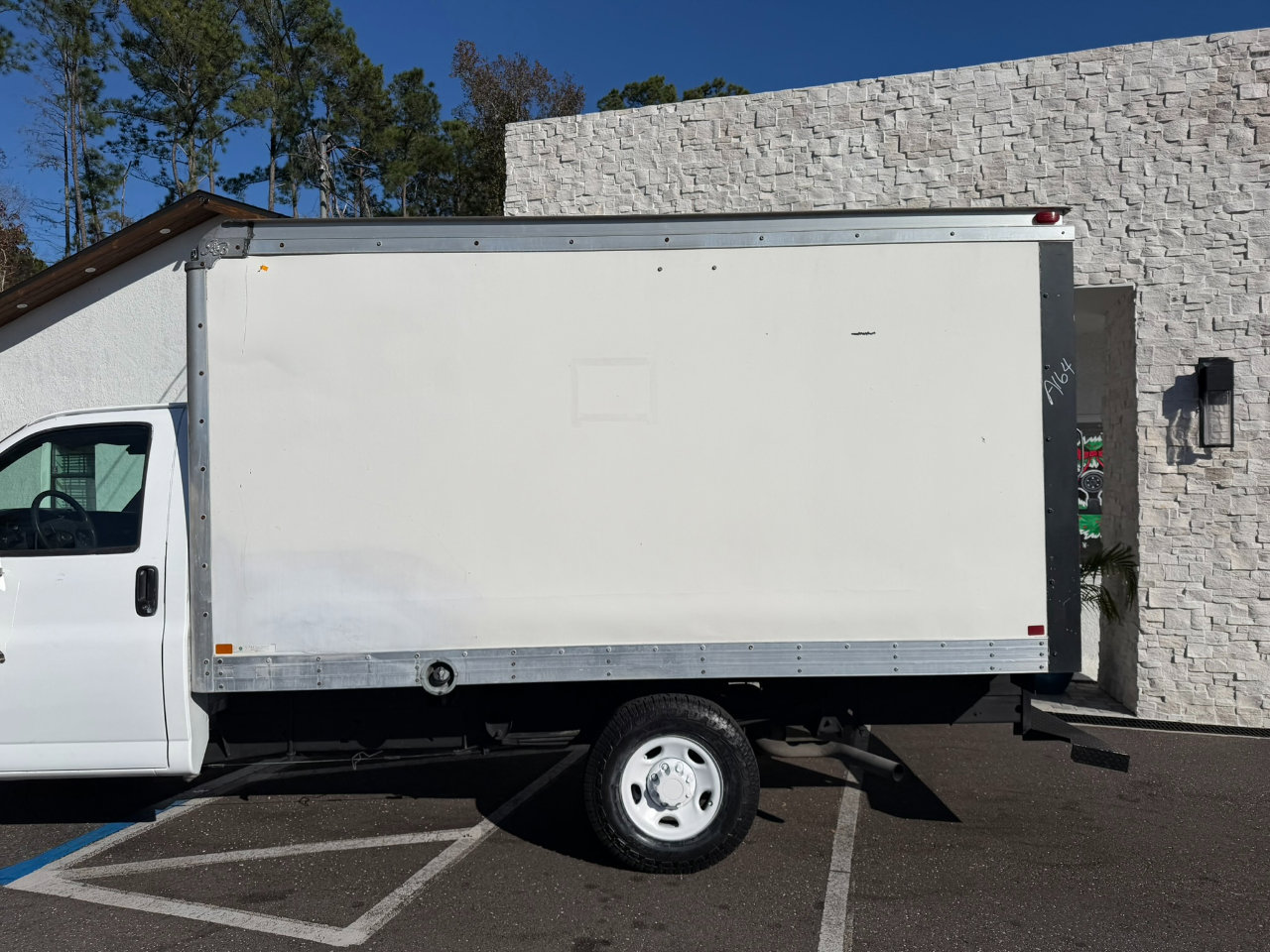 Used 2007 Chevrolet Express 3500 image 8