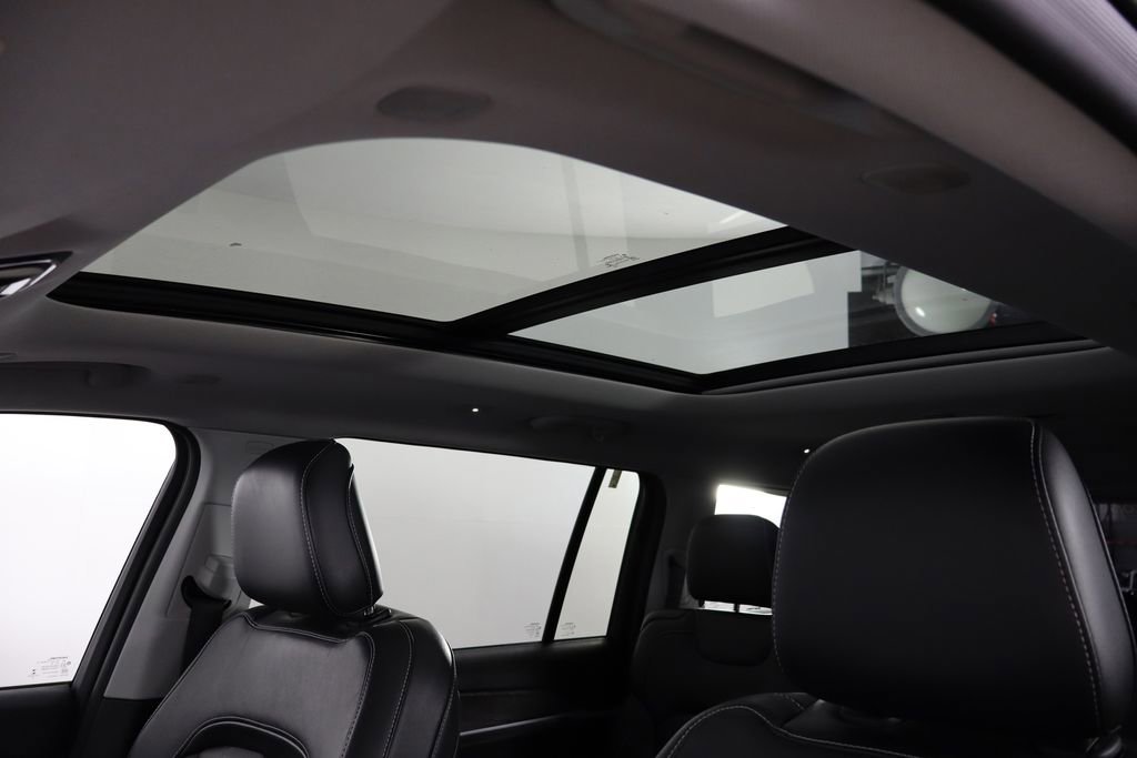 Used 2022 Jeep Grand Cherokee L Limited image 28