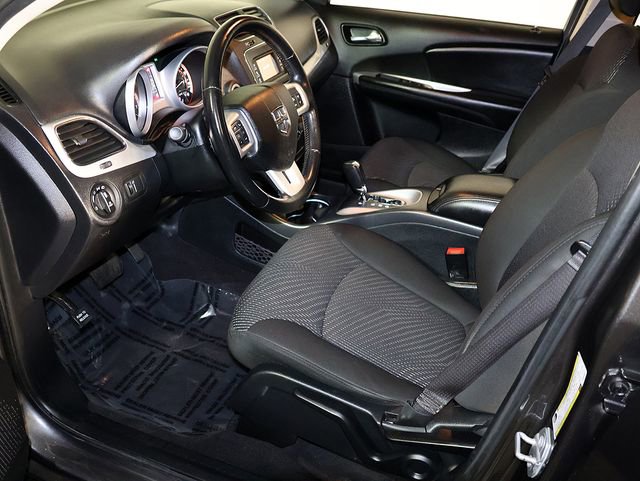 Used 2019 Dodge Journey SE w/ Connectivity Group FWD image 12