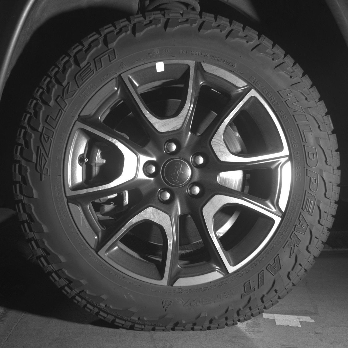 Used 2025 Jeep Compass Trailhawk image 12