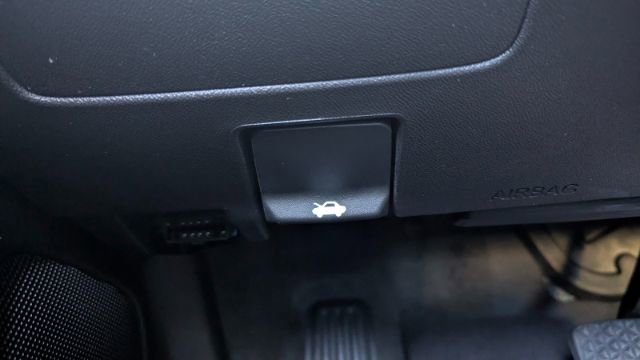 Used 2024 Chevrolet Malibu LT image 28